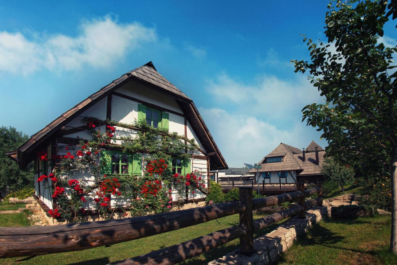 Etno Village Cardaci Üdülőpark Vitez